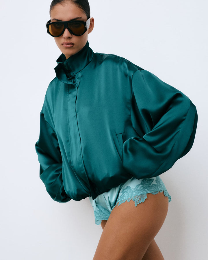 CASSANDRE BOMBER IN SILK EMERALD