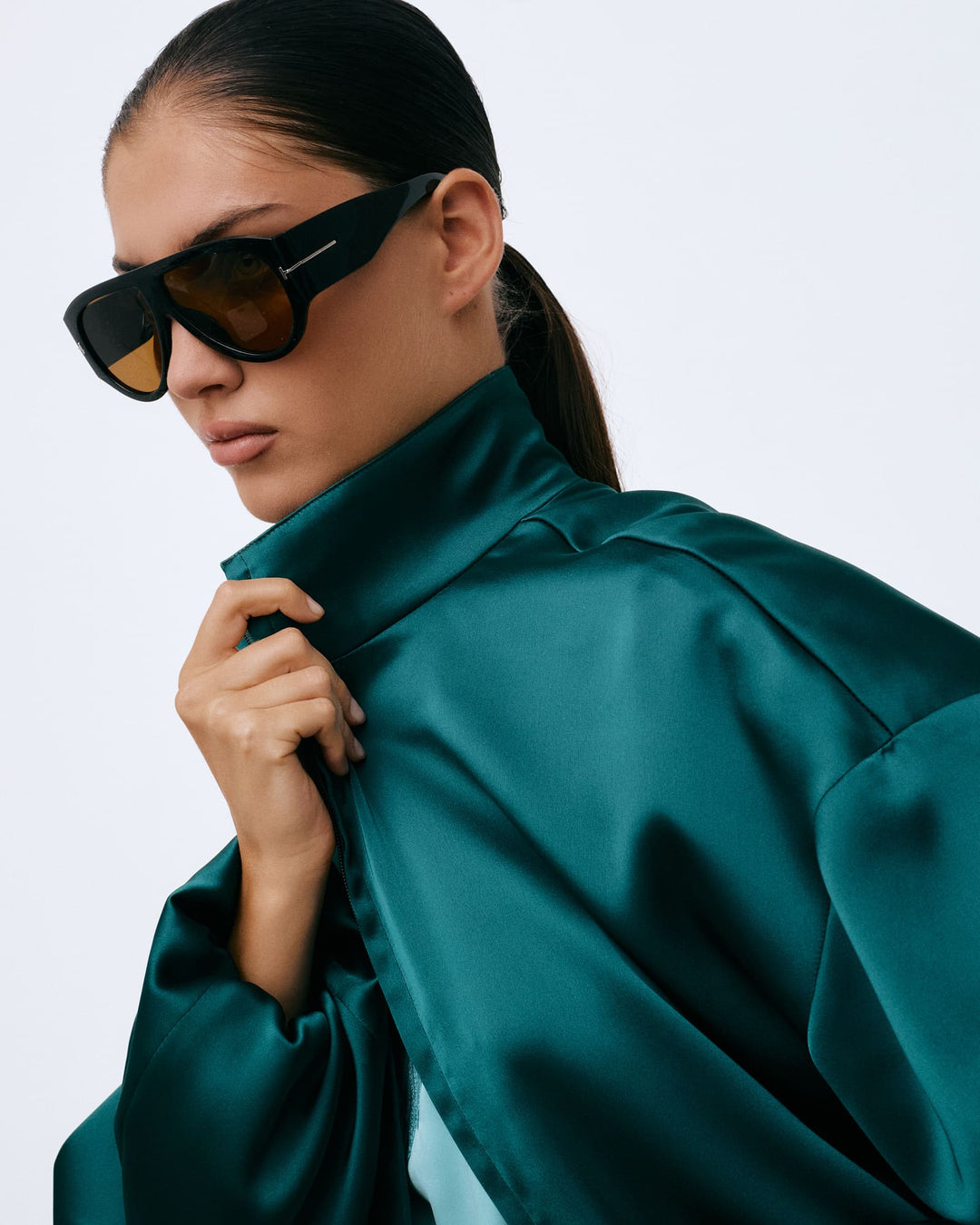 CASSANDRE BOMBER IN SILK EMERALD